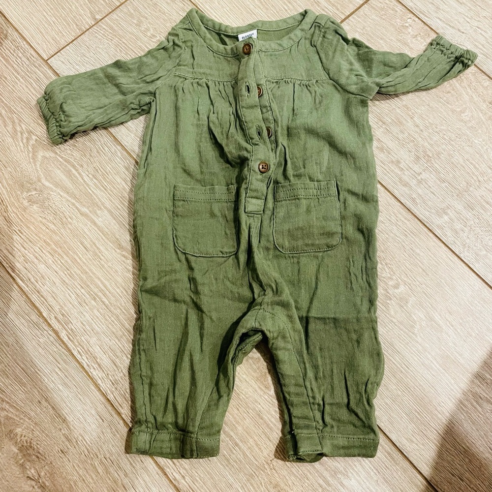 Army green jumpsuit 0-3 mo